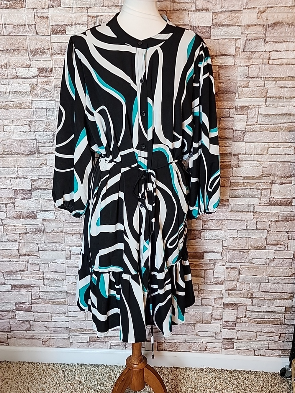 Nine West Abstract Black  and White Dress with Blue  Accents Brand New